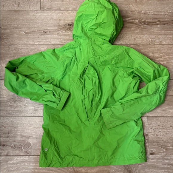 Lululemon Vibrant Green Hooded Windbreaker Rain Coat - Picture 4 of 8